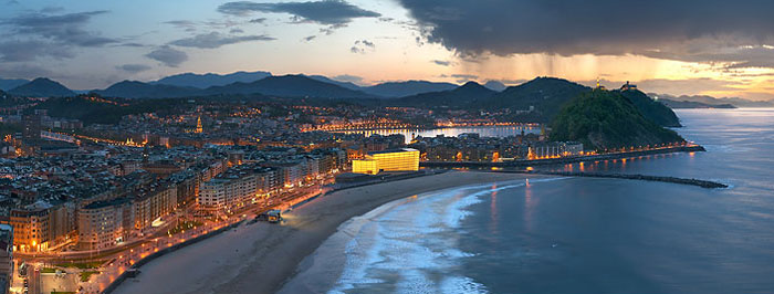Donostia-San Sebastián LA ZURRIOLA 海滩